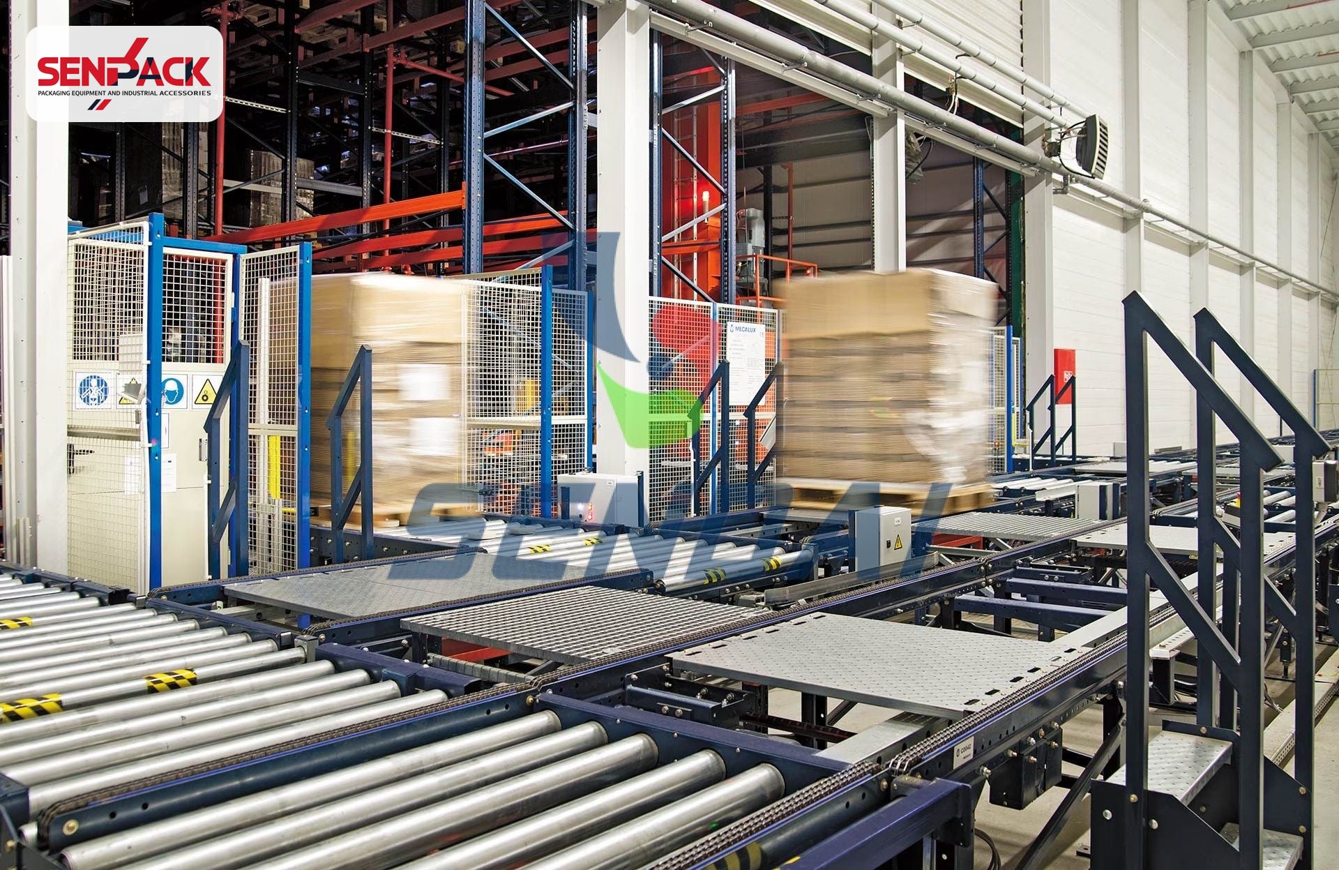Băng tải pallet trong kho bãi logitic